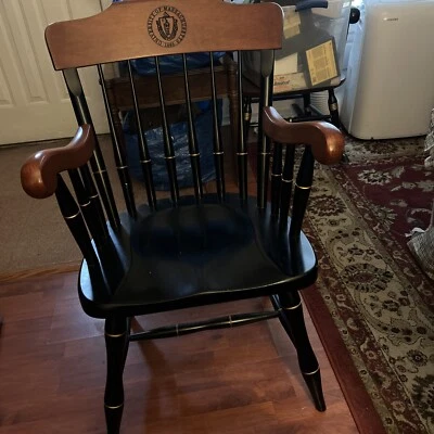 Silla Herencia Universidad de Massachusetts Árbol Familiar Madera Capitán Estándar Foto 1 de 4