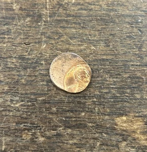 Lincoln Cent Error - Off Centered Penny - Date Unknown - Picture 1 of 2