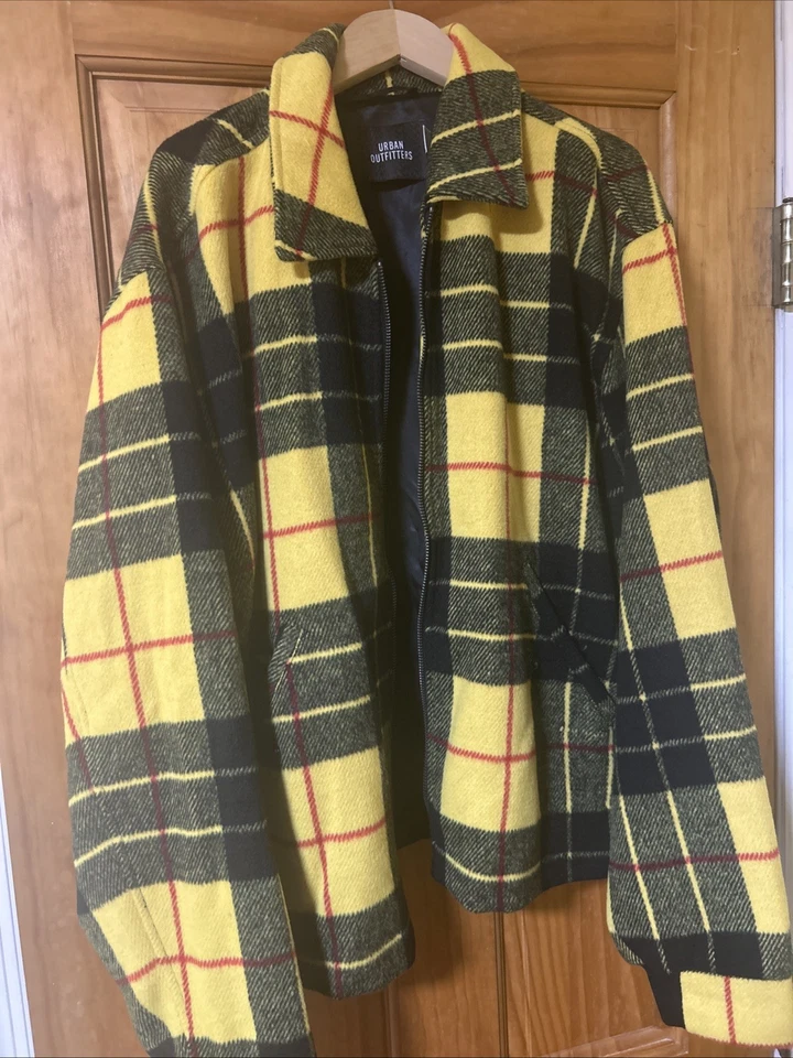 Jaqueta xadrez Urban Outfitters tamanho grande - Imagem 1 de 3