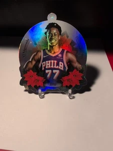 2025-26 Topps Holiday VJ Edgecombe #DCO-VE adorno troquelado RC 76ers - Imagen 1 de 2