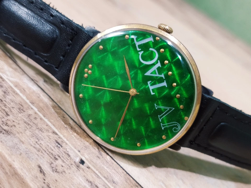  Reloj Pulsera Mecánico Soviético Vintage URSS Hombre Delgado. Foto 1 de 4