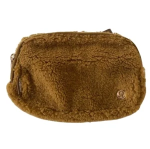 Bolso Cinturón Lululemon Everywhere Polar Caramelo Quemado Sherpa Talla Única NUEVO CON ETIQUETAS AUTÉNTICO - Imagen 1 de 5