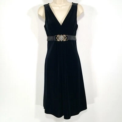 Vestido Scarlett Nite Little Negro Terciopelo Talla 8 Joyas Satén Cinta Lazo Atrás Foto 1 de 4