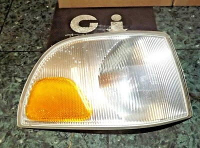 OEM 97-00 Volvo V90 / S70 / V70 front right corner signal light lens lamp FR R - Image 1 of 4