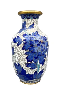 Jarrón cloisonné japonés de principios de mediados del siglo XX - tierra blanca con flor de loto - Imagen 1 de 12