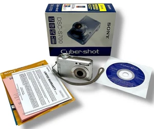 Sony Cyber-Shot DSC-S700 7,2MP Fotocamera Digitale Argento con Scatola (LEGGI DESCRIZIONE) - Foto 1 di 12