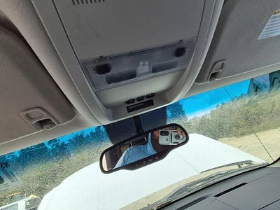 Used Front Center Interior Rear View Mirror fits: 2009 Chevrolet Silverado 1500 - Image 1 of 4