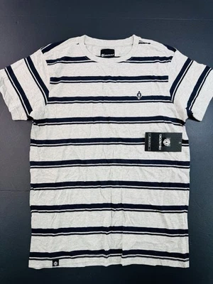 Camiseta Akademiks Para Hombre Talla Grande Gris Rayas Camiseta Manga Corta Bordada NUEVA Foto 1 de 4