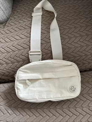 Pacote de babá Steve Madden - Imagem 1 de 4