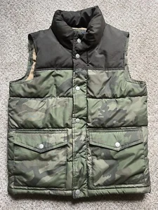 OLD NAVY MENS CAMOFLAUGE SLEEVELESS PUFFER JACKET SIZE SMALL BUTTON / FULL ZIP - Picture 1 of 15