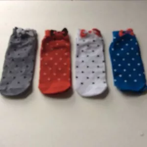 4 PAIRS LADIES NO SHOW NOVELTY SOCKS *HEARTS & BOWS*COTTON *GRAY/RED/WHITE/BLUE - Picture 1 of 5