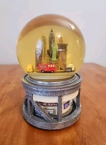 Macy's 2005 Nueva York Globo de Nieve Edificios Exhibición Música Navidad - Imagen 1 de 10