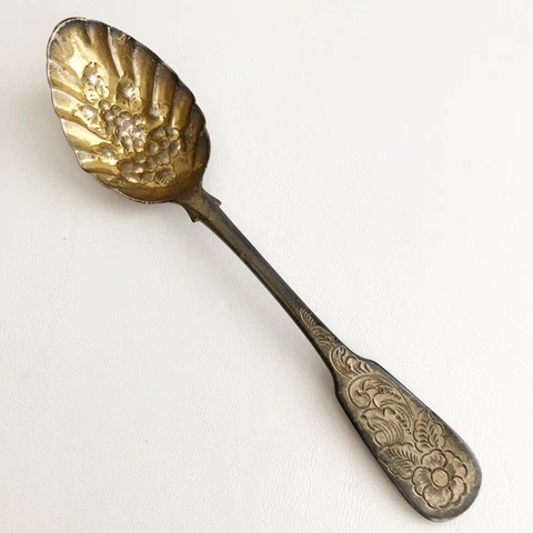 Antique Georgian Sterling Silver Berry Spoon York New Castle Floral Berry 8.5” Cover
