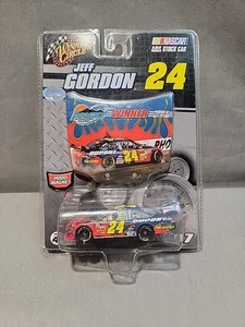 Jeff Gordon #24 Dupont 2007 Phoenix Win Winner's Circle 1:64 NASCAR - Picture 1 of 8