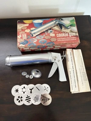 Vintage Wear-Ever Cookie Gun with Thickness Control 9 Cookie Shapes 3 Tip OG Box - Image 1 of 4