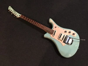 Used YAMAHA SGV-300 Surf Blue? Retro Surf Guitar 3.7kg Tremolo - Picture 1 of 15