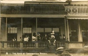 REAL PHOTOGRAPHIC POSTCARD OF THE KING AT DONCASTER RACES, WEST YORKSHIRE - Picture 1 of 2