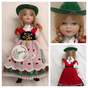 Muñeca de porcelana Schneider of Germany 6" hecha a mano vestido Dirndl niña rubia Baviera - Imagen 1 de 12