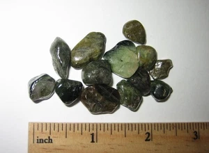 13 TROMMELT POLIERT NATÜRLICH 0,3" - 0,6" GRÜNER TURMALIN KRISTALLSTEINE ~ 21 Gramm - Bild 1 von 4