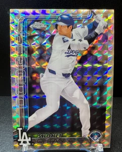 2025 Topps Chrome Shohei Ohtani Geometric Base - Dodgers - Picture 1 of 3