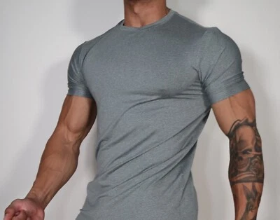 MEN'S GRAY ATHLETIC POLYESTER SHIRT SIZE MEDIUM - Image 1 of 2