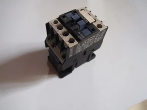 Relais TELEMECANIQUE LC1  D18 M7 220VAC - Bild 1 von 4