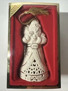 Lenox 2005 Annual Santa Christmas Ornament 6385447 - Picture 1 of 8