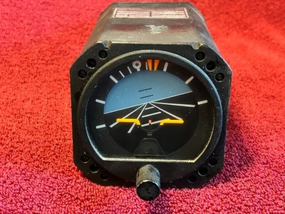 INSTRUMENTO DE AVIACIÓN 700-2CF GIROSCOPIO ACTITUD PILOTO AUTOMÁTICO P/N 52D66 ADI Foto 1 de 4