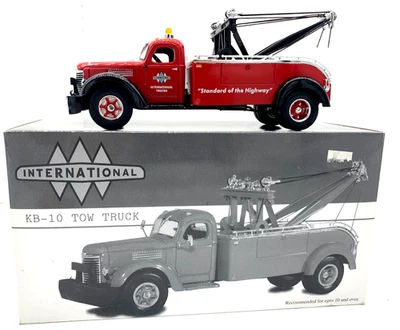 First Gear International KB 2002 - 10 grúa fundida a presión escala 1/34 Foto 1 de 4