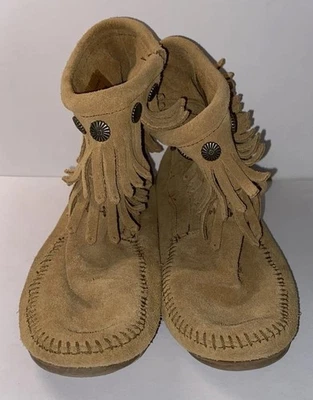 Minnetonka Fringed Tan Suede Moccasin Boots. Size 8 Women’s, Lightly Used - Image 1 of 4
