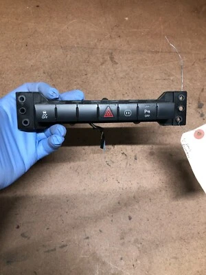 Interruptor ESP de remolque/remolque luz de peligro OEM 2008-2010 Jeep Grand Cherokee P04602904AC Foto 1 de 4