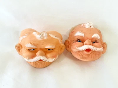 Caras de Papá Noel sonrientes de celuloide pequeñas - Juego de 2 - Vintage 3" Foto 1 de 4