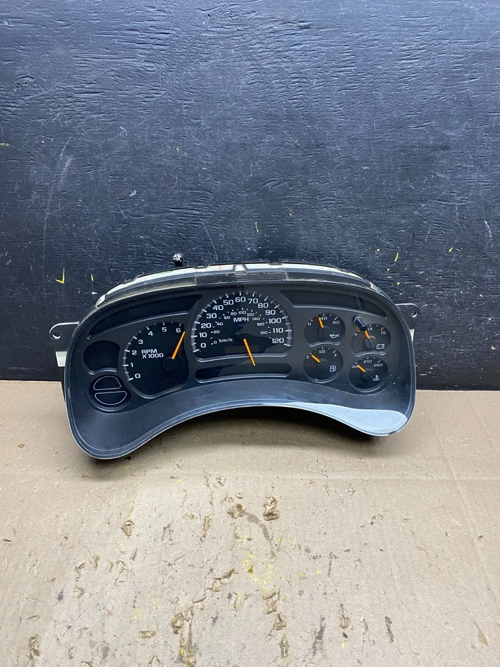 2003 to 2006 Chevrolet Silverado Sierra Cluster Gauge Speedometer U5449 DG - Image 1 of 4