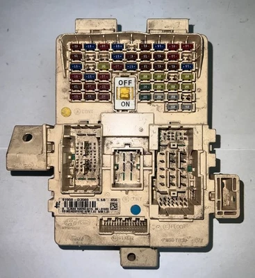 Блок реле коробки предохранителей салона 2018 Hyundai Tucson 91950-D3560 - Изображение 1 из 2