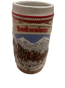 Taza de cerveza Budweiser Holiday Stein serie de Navidad 1985 serie A edición limitada - Imagen 1 de 5