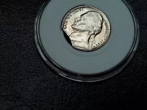 Mint Error Coin 1985 p Jefferson Nickel 5FS Clipped Planchet Uncirculated - Picture 1 of 5