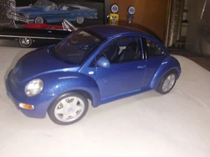 1/18 VOLKSWAGEN NEW BEETLE , IN BLUE BY , MAISTO, NO BOX - Picture 1 of 14