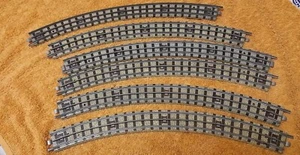 Hornby Dublo OO Standard Curved Track 3 Rail. Aprox 12" Long. 6 Pieces. - Picture 1 of 4