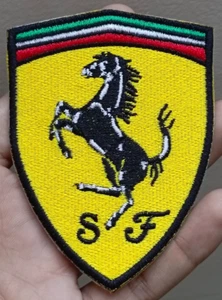 Ferrari Logo Wappen Bügelbild Abzeichen - Aufnäher Patch - Wappen bestickt Patch 3,8"x2,8" - Bild 1 von 6