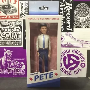 FCTRY Mayor Pete Buttigieg Real Life Actionfigur - Sammlerstück - NEU - Bild 1 von 6