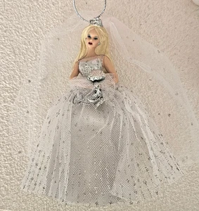 Avon Barbie Millennium Braut Ornament Porzellan Andenken 2000 - Bild 1 von 6