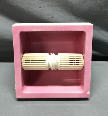 Винтажный розовый декорированный керамический держатель для туалетной бумаги STAEFAST NY с креплением заподлицо старый 1676-25B - Изображение 1 из 4