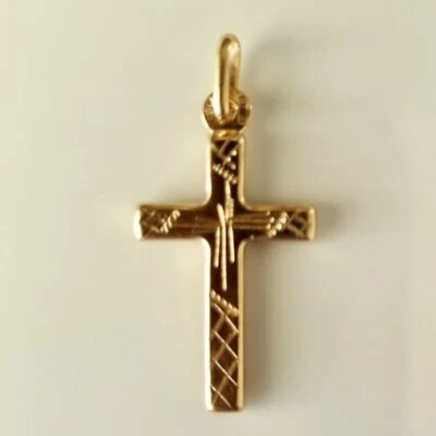 9ct 9k Gold engraved Cross pendant 2.5cm plus 5mm bail Made in Italy by UnoAerre - Image 1 of 4