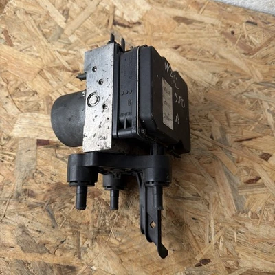 MERCEDES BENZ E CLASS E350 W212 2011-2013 3.0 OM642.852 ABS PUMP A2124315512 - Image 1 of 4