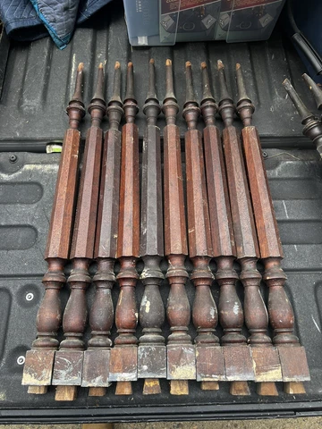 Lot of 10 c1870 chestnut turned staircase spindle balusters - 30-31” x 2” sq btm Cover