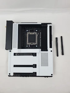 Placa madre para juegos NZXT N7 B650E blanca, AM5 ATX AMD (leer) - Imagen 1 de 5