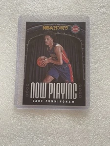 Now Playing Holo Cade Cunningham Rookie 2021-22 Panini NBA Hoops #1 RC Pistons - Bild 1 von 2