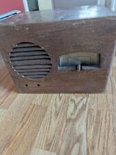 Wood tabletop tube radio need repair