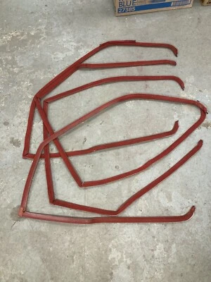 Juntas de puerta de tela para Cadillac Seville 1976-1979 impermeables rojas GM OEM #1860M Foto 1 de 4