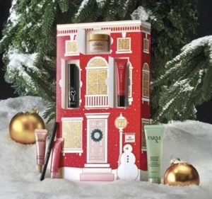 NEW 7 Days of Beauty, Avon Christmas 2023 Advent Calendar Makeup - Picture 1 of 6
